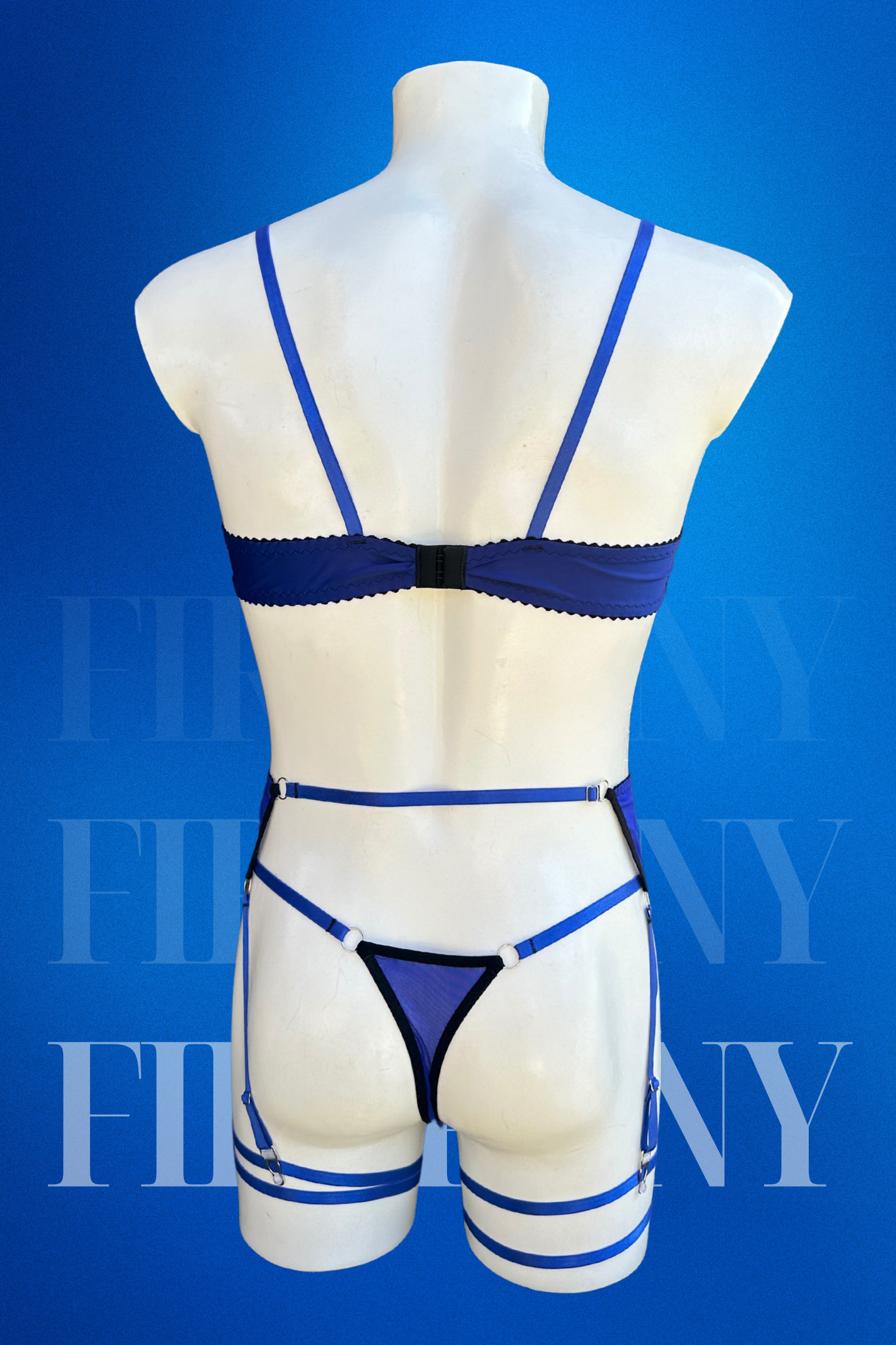 Royal Blue Lace Femboy Lingerie Set – Underwire Bra, Thong & Garter Belt – Sexy Men’s Lingerie with Silver Lace