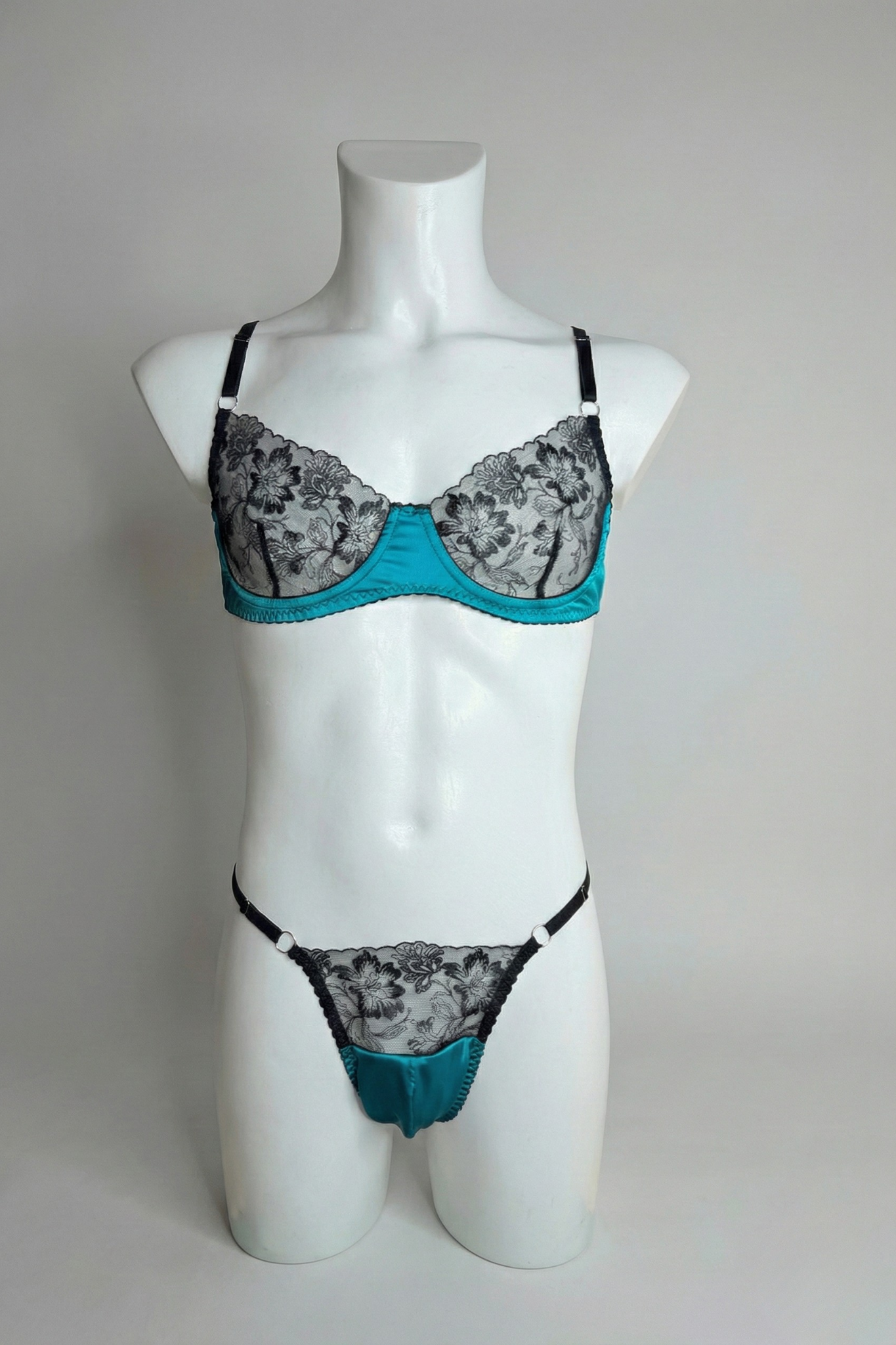 Emerald & Black Lace Men’s Lingerie Set – Luxury Floral Mesh Bra & Thong