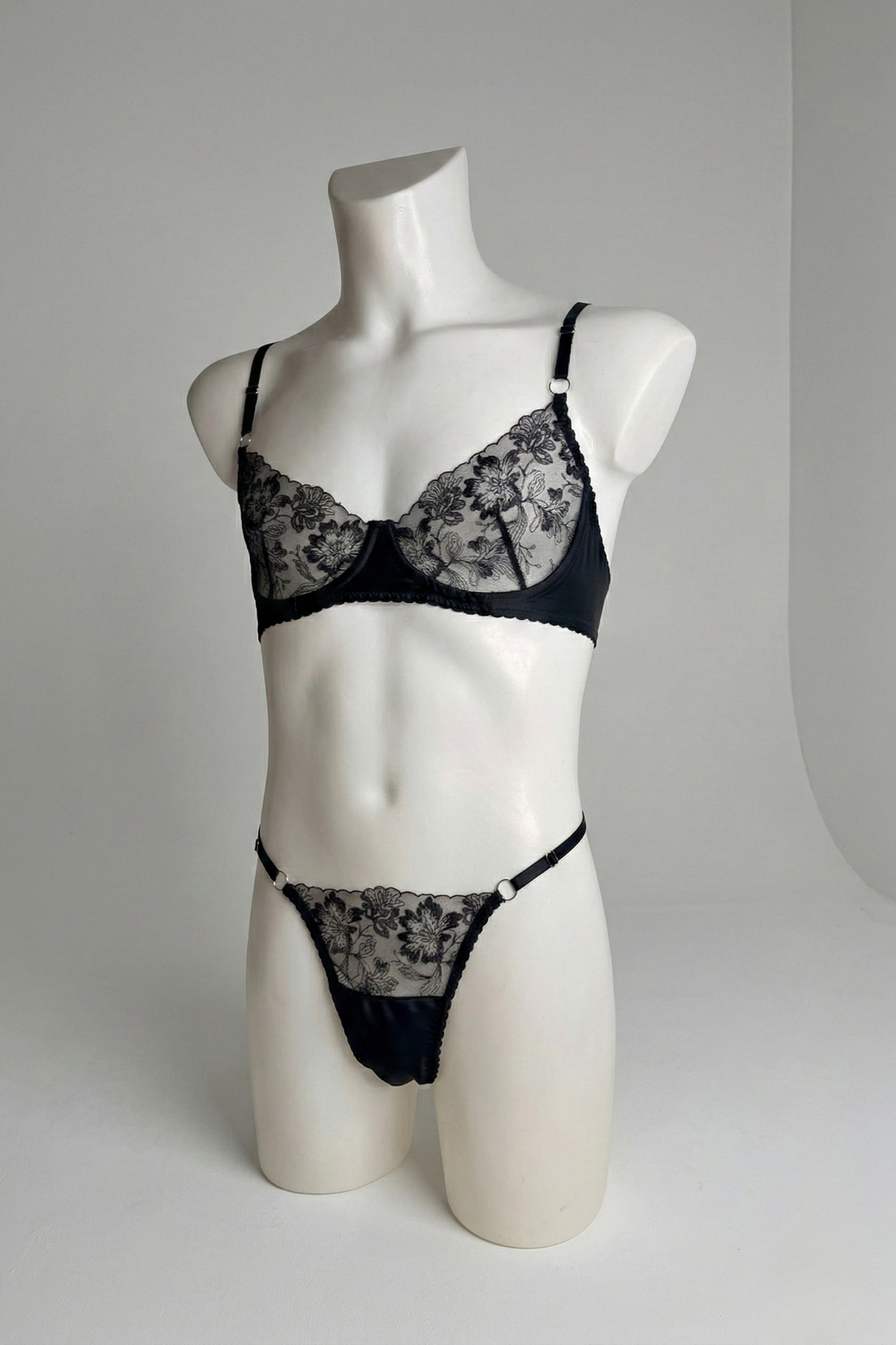 Men's Black Floral Lace Lingerie Set – Underwire Bra & Thong